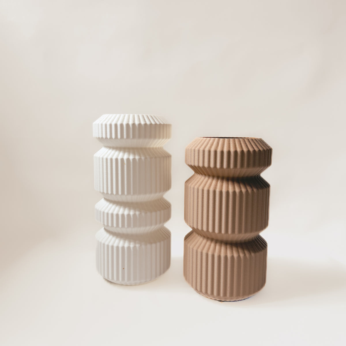 Deux (2) Vases L'Angulaire - Pour fleurs séchées